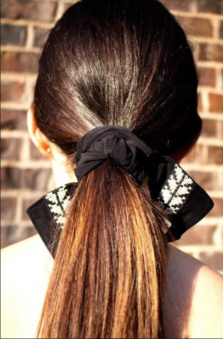 Tatreez Scrunchie in Black