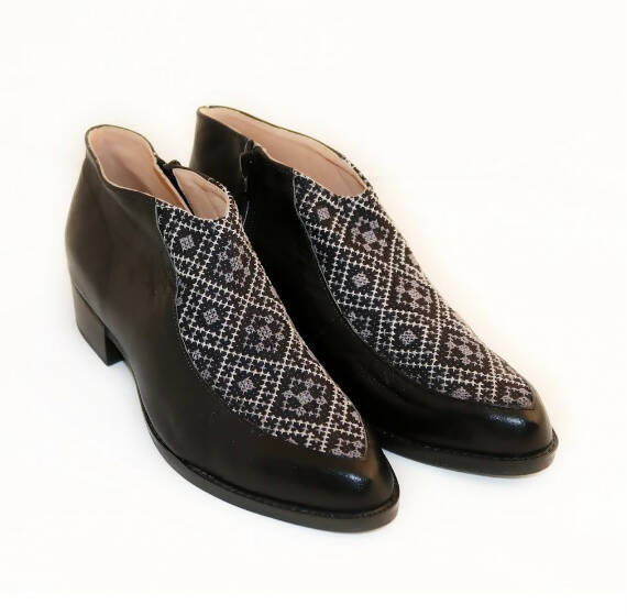 Tatreez Bootie - Black and Gray