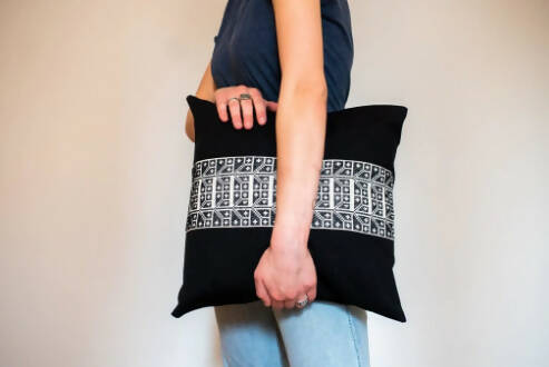 The Carnation Pillow in Black